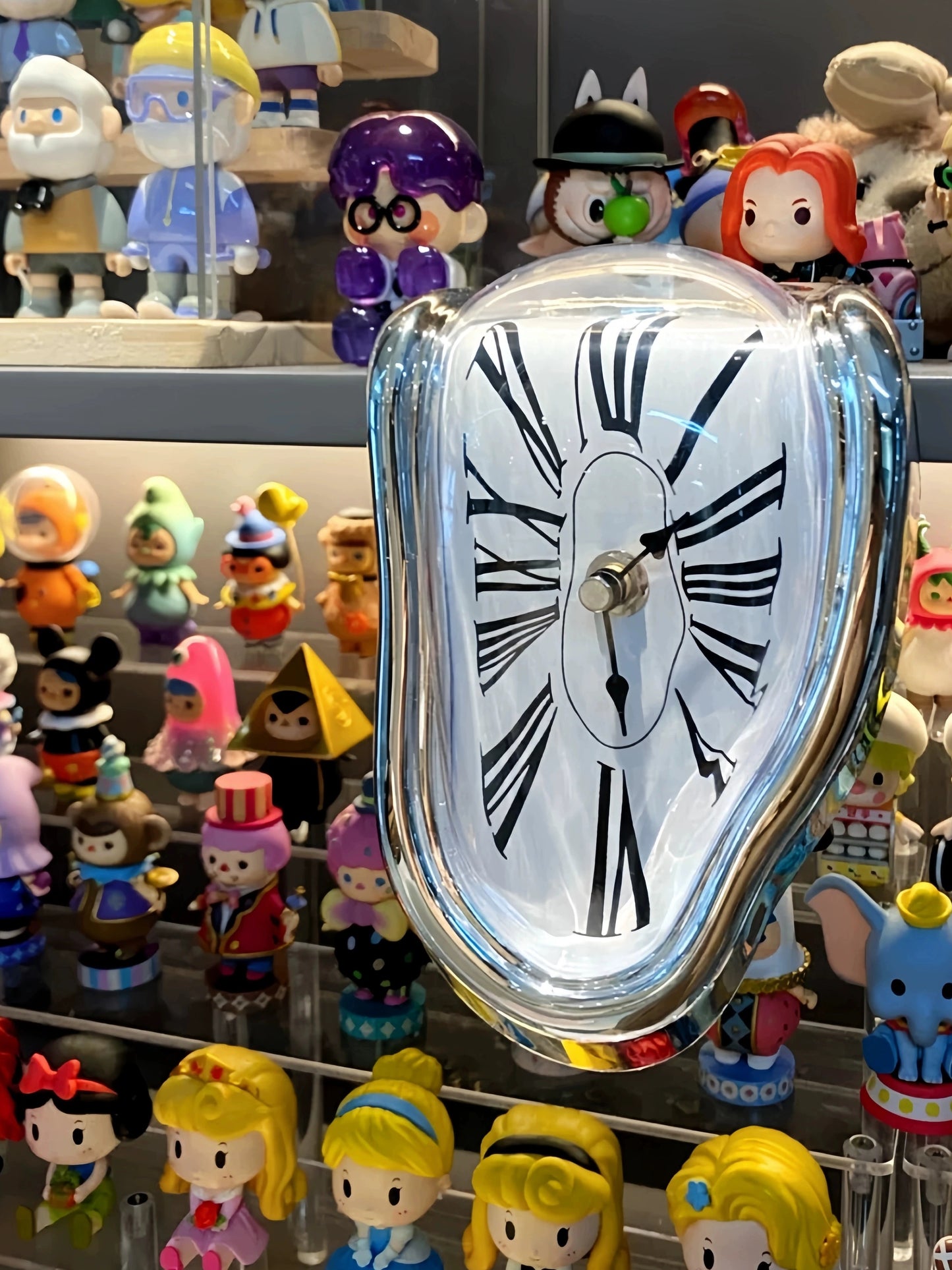 Melting Corner Clock