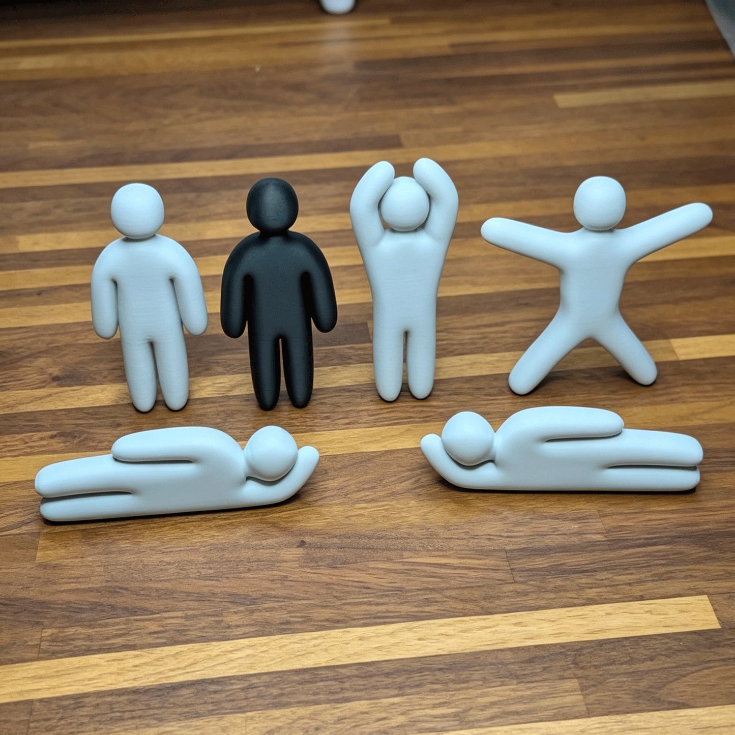 Non-Mechanical Chameleon Figures